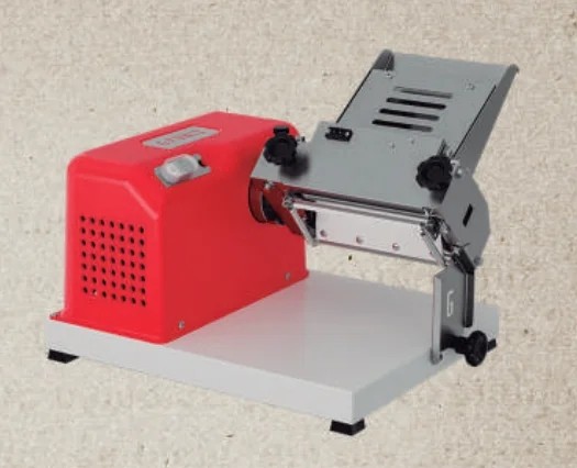 MULTIFUNCIONAL COM AMASSADEIRA E CILINDRO MONOF 127-220V 60HZ - MF 4/1 - G PANIZ